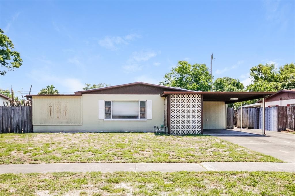 5615 LARIMER DRIVE TAMPA, FL 33615