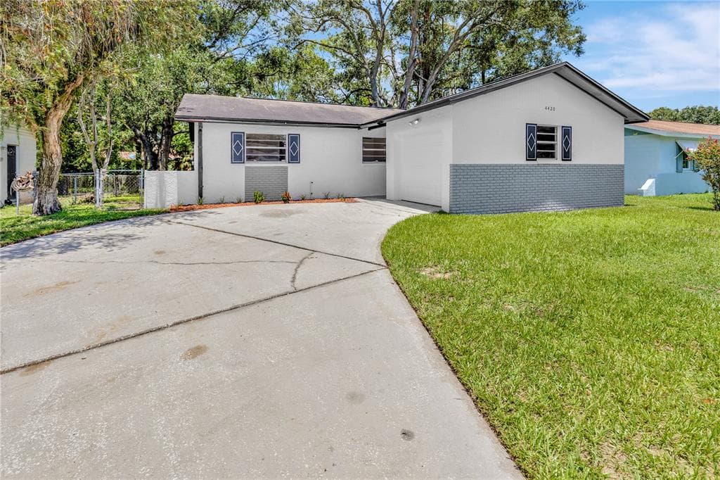 4420 TARPON DRIVE TAMPA, FL 33617