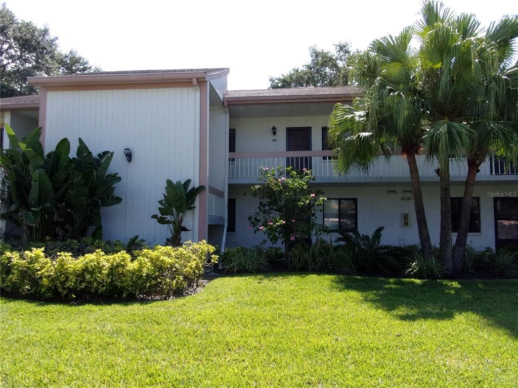 162 LAKEVIEW WAY OLDSMAR, FL 34677