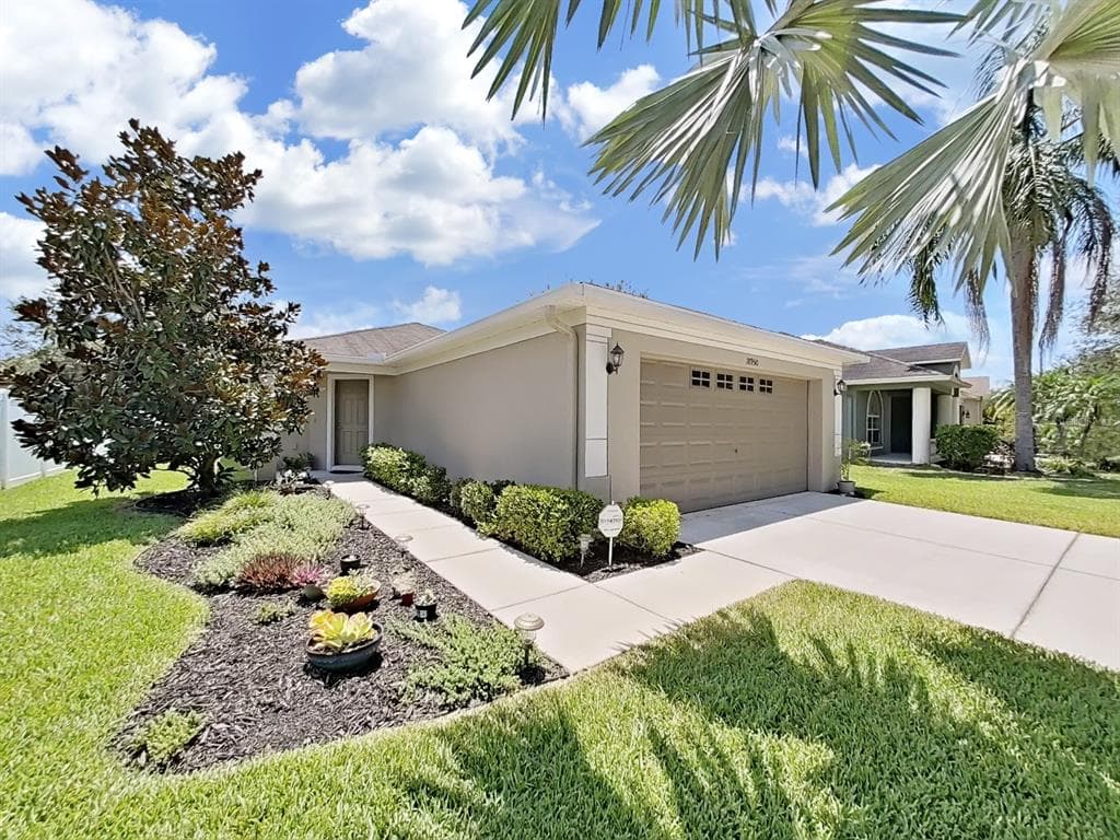 18950 NEW PASSAGE BOULEVARD LAND O LAKES, FL 34638