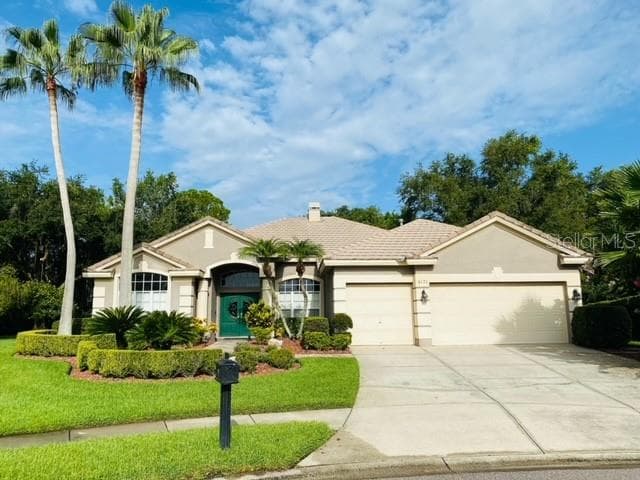6121 CHENE COURT LUTZ, FL 33558