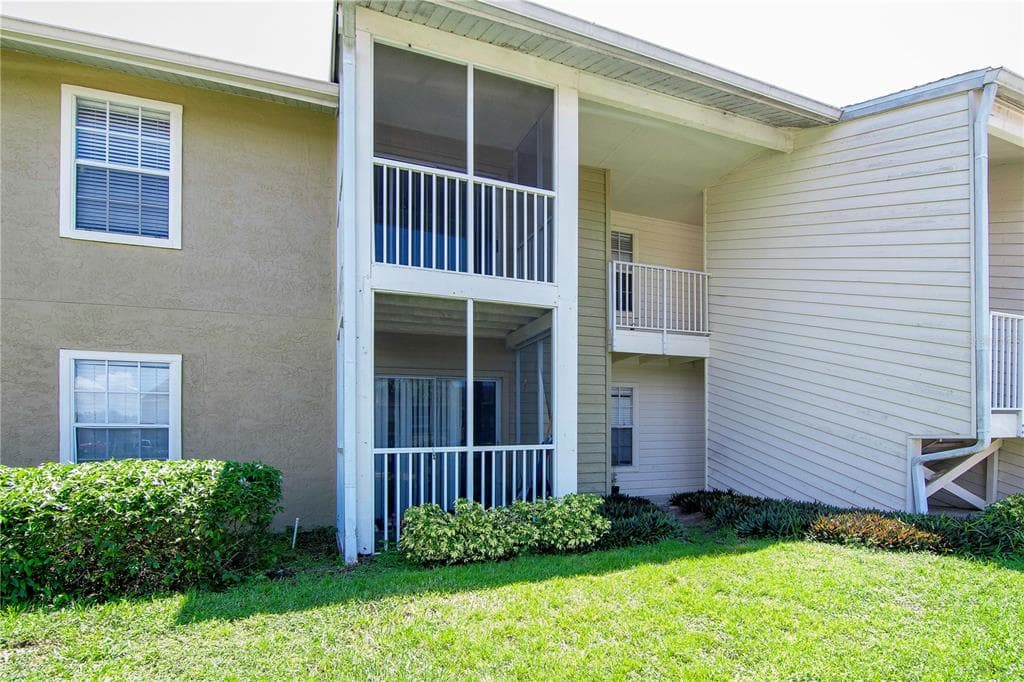 803 LAKE HAVEN SQUARE UNIT 203 BRANDON, FL 33511