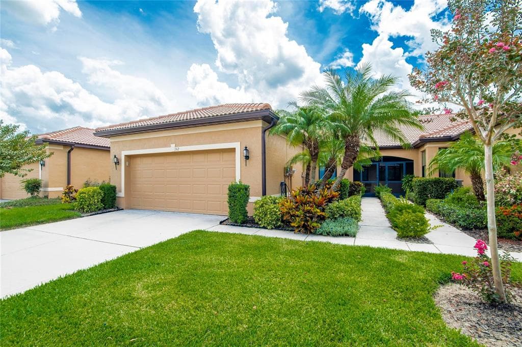 312 SENECA FALLS DRIVE APOLLO BEACH, FL 33572