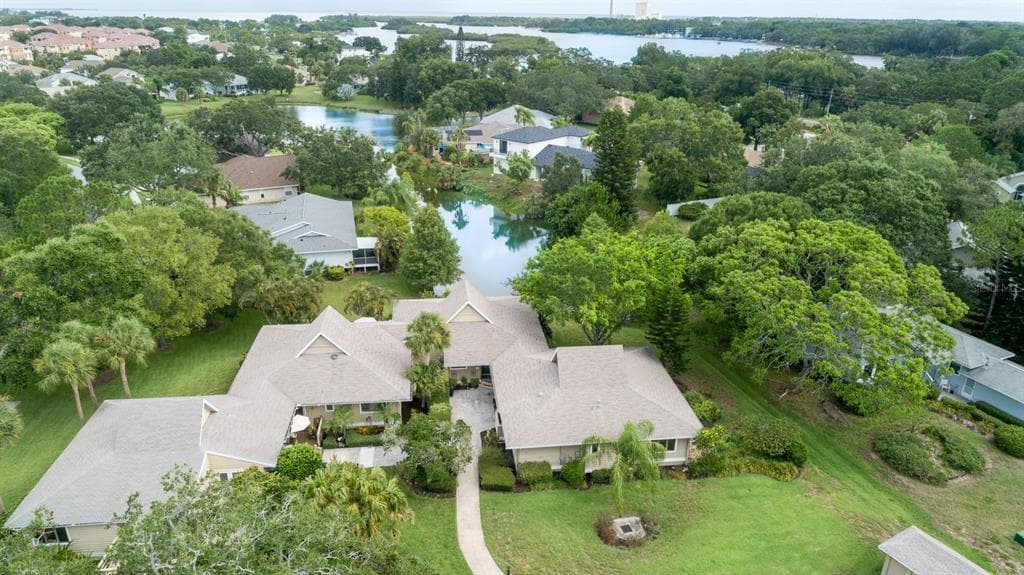 992 SPINNAKER COURT TARPON SPRINGS, FL 34689