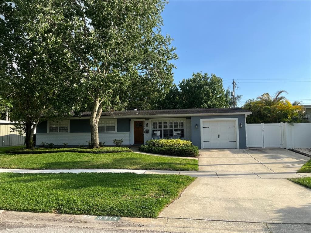 3314 NAKORA DRIVE TAMPA, FL 33618