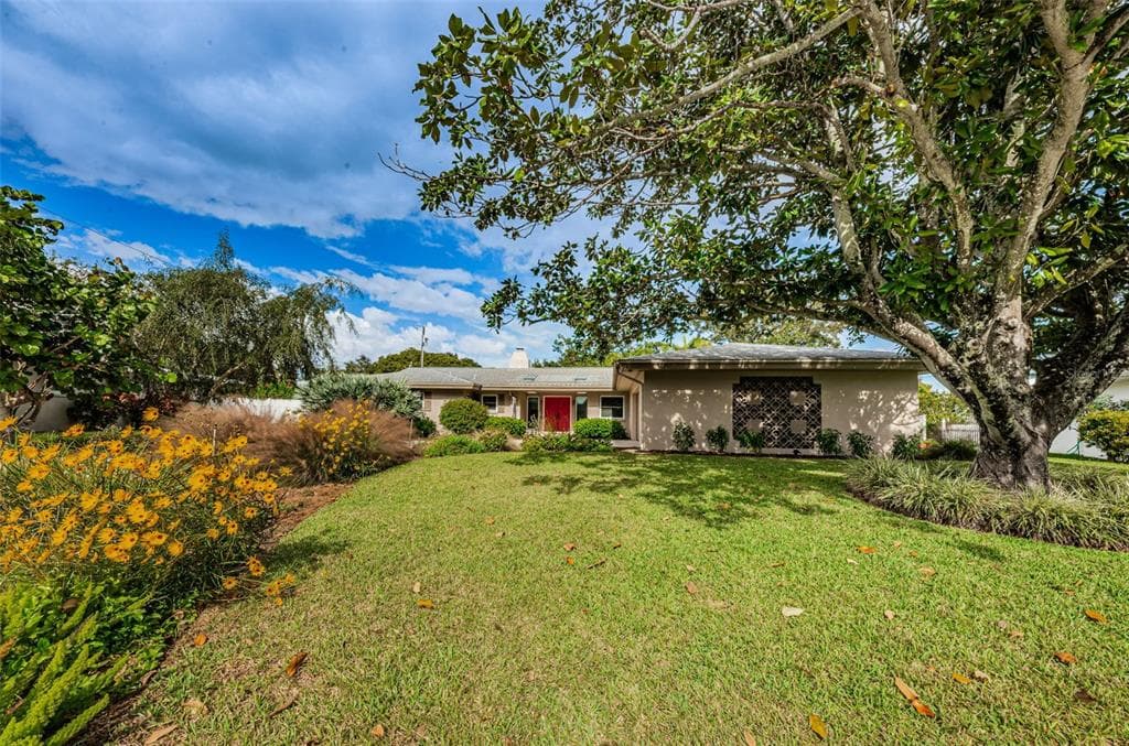1242 TAYLOR AVENUE DUNEDIN, FL 34698