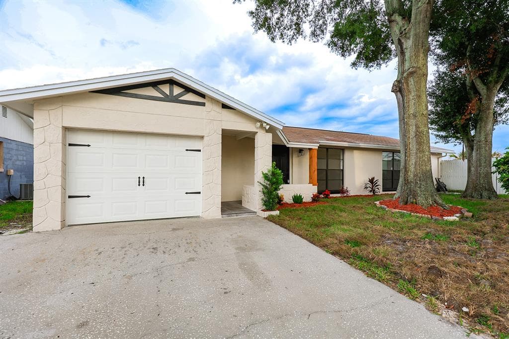 10202 BELLHURST COURT TAMPA, FL 33615