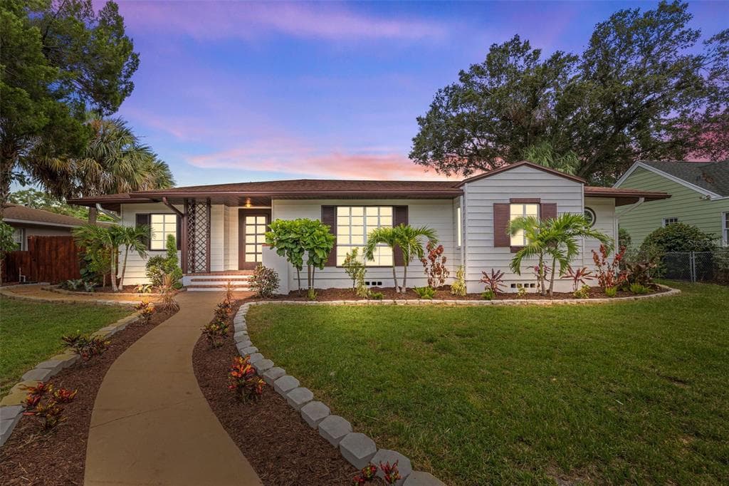 2640 DARTMOUTH AVENUE N ST PETERSBURG, FL 33713