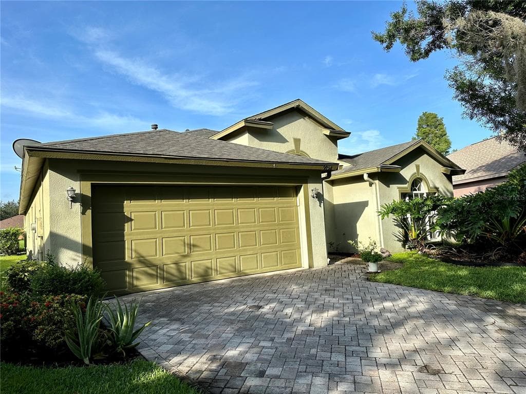 9936 STOCKBRIDGE DRIVE TAMPA, FL 33626
