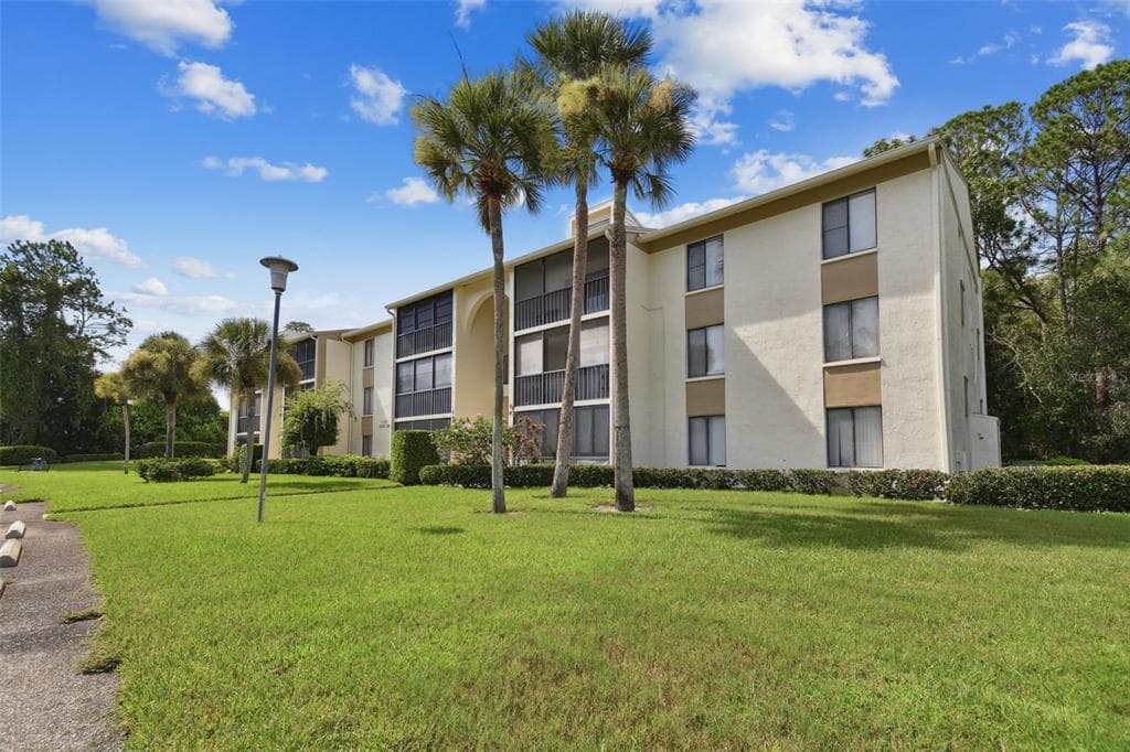 3101 LAKE PINE WAY UNIT B2 TARPON SPRINGS, FL 34688