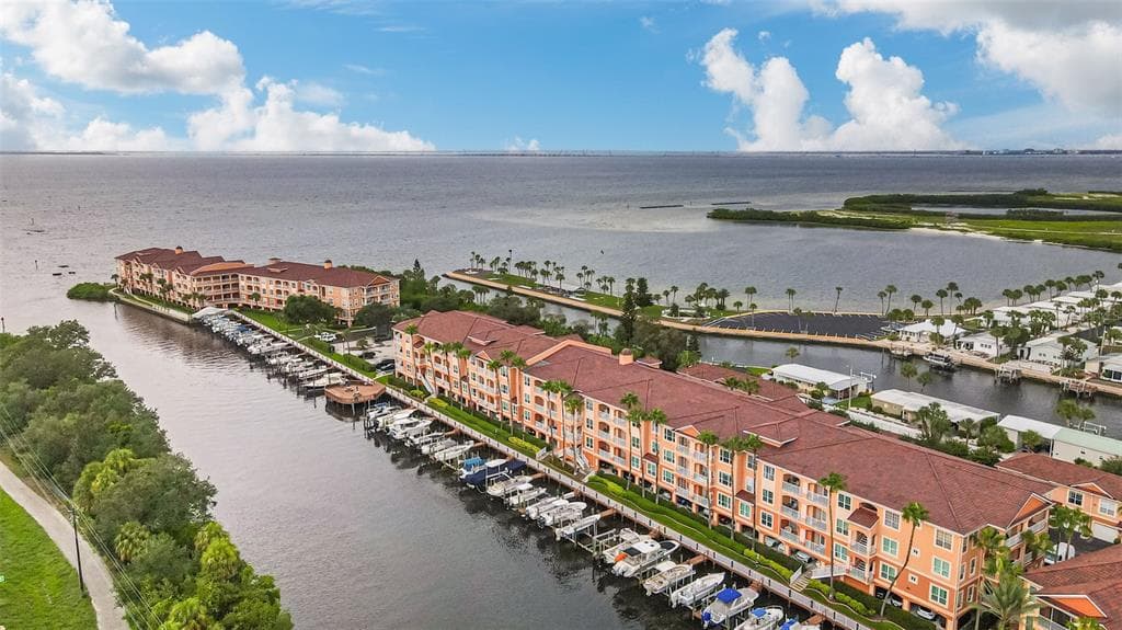 5000 CULBREATH KEY WAY UNIT 1113 TAMPA, FL 33611