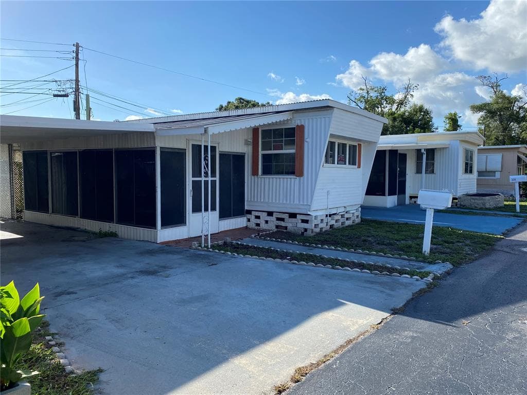 4097 46TH AVENUE N UNIT 326 ST PETERSBURG, FL 33714