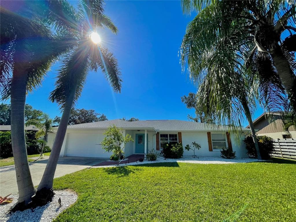 1920 38TH STREET W BRADENTON, FL 34205