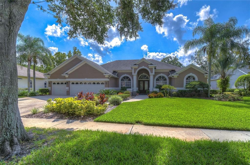 3812 S NINE DRIVE VALRICO, FL 33596
