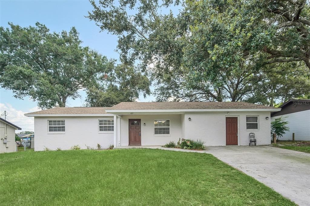 621 CROCKETT DRIVE LAKELAND, FL 33813