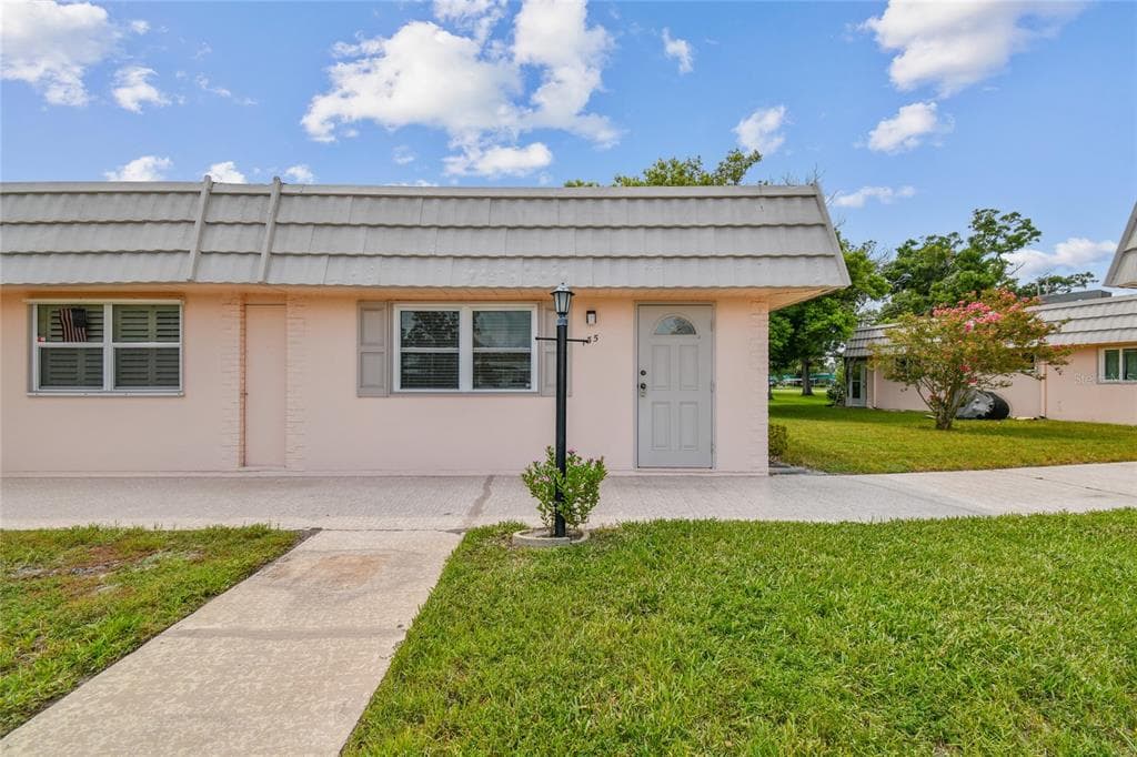 201 BEDFORD TRAIL UNIT 135 SUN CITY CENTER, FL 33573