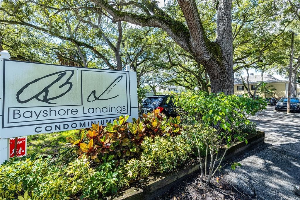 5221 BAYSHORE BOULEVARD UNIT 22 TAMPA, FL 33611