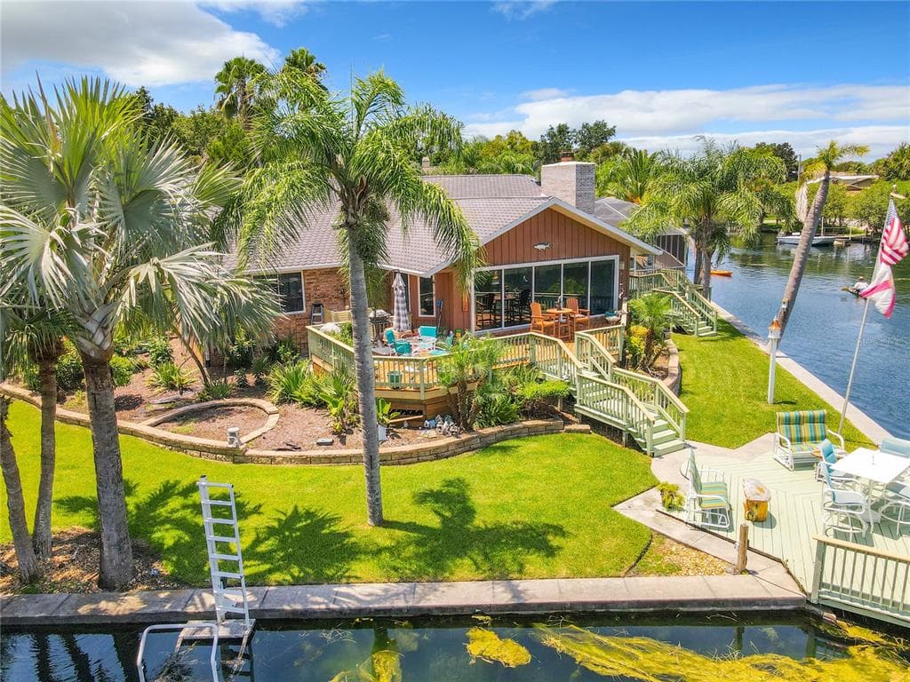 983 SE 1ST COURT CRYSTAL RIVER, FL 34429
