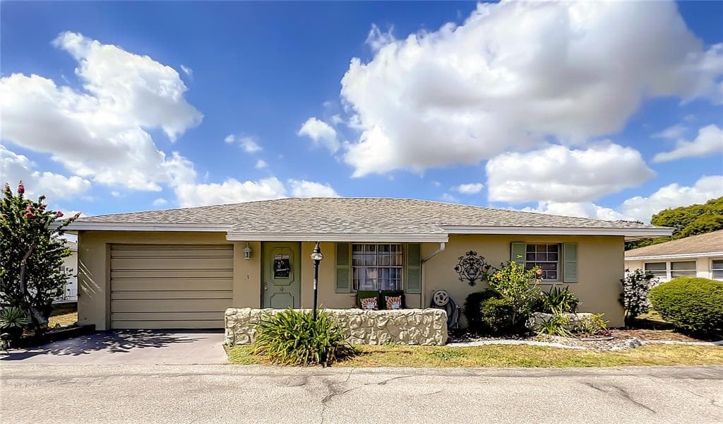 706 W BROCKTON PLACE SUN CITY CENTER, FL 33573