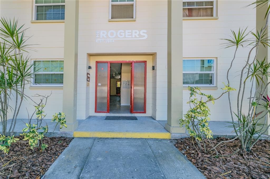 3618 W ROGERS AVENUE UNIT 5 TAMPA, FL 33611