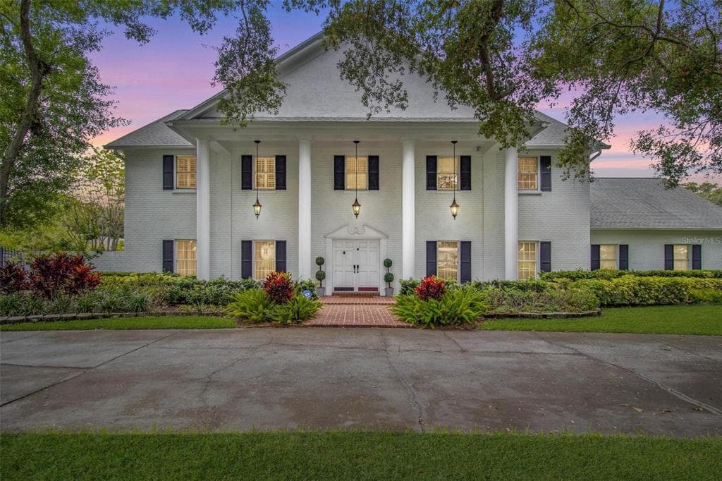 8954 143RD STREET SEMINOLE, FL 33776