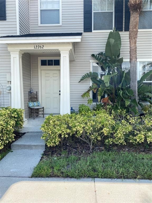 12262 COUNTRY WHITE CIRCLE TAMPA, FL 33635