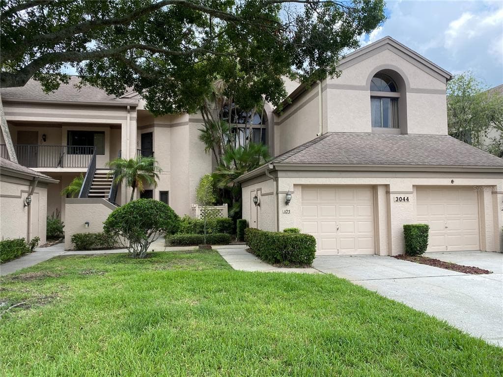 3044 RED OAK COURT UNIT 105