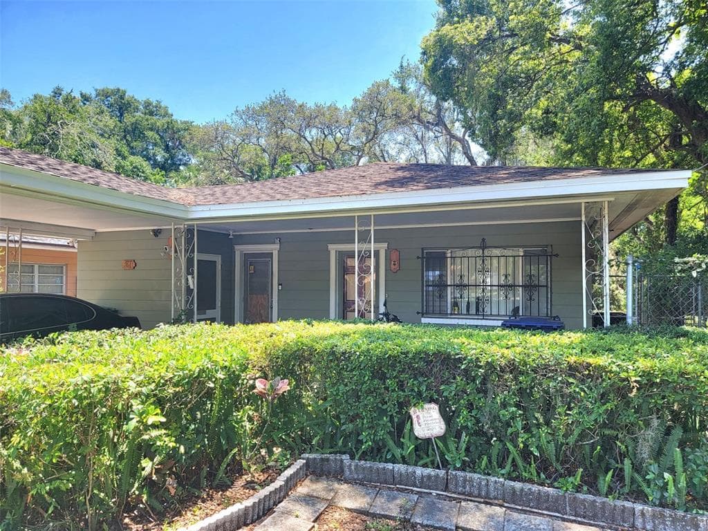 3611 LINDELL AVENUE TAMPA, FL 33610