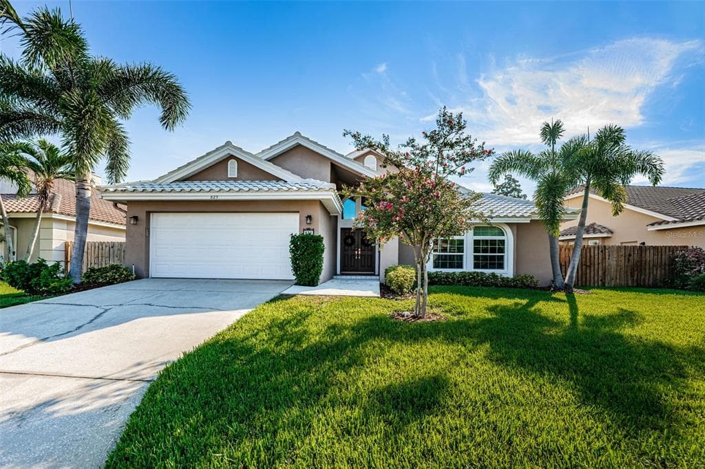 825 LIVE OAK TERRACE NE ST PETERSBURG, FL 33703