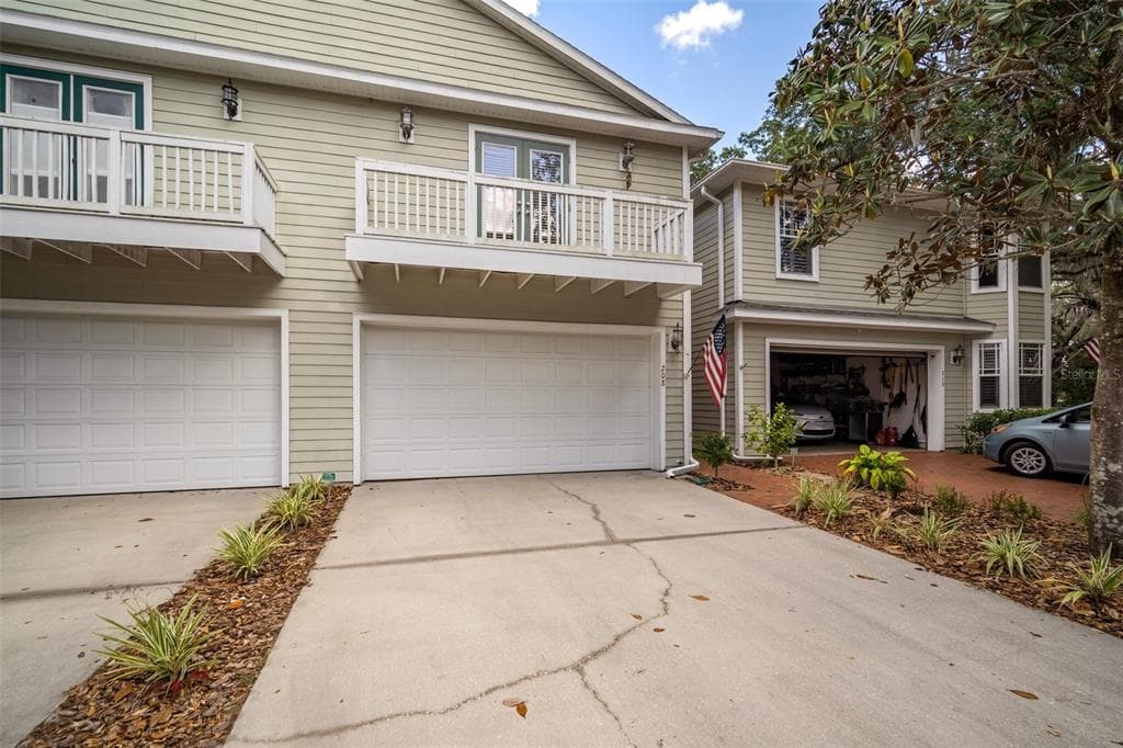 208 ARBOR SHADE COURT BRANDON, FL 33511
