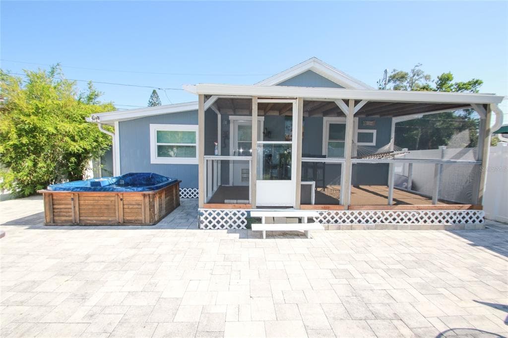 635 34TH AVENUE N ST PETERSBURG, FL 33704