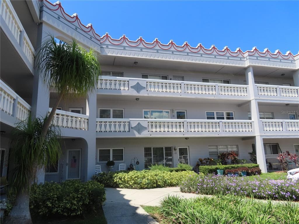 2295 AMERICUS BOULEVARD E UNIT 5 CLEARWATER, FL 33763