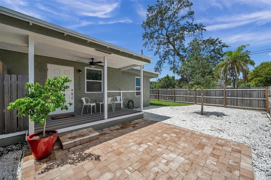 1703 NEWARK STREET S ST PETERSBURG, FL 33711