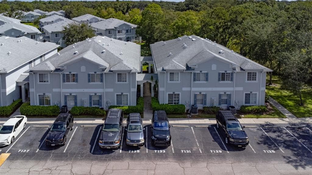7135 WATERSIDE DRIVE TAMPA, FL 33617