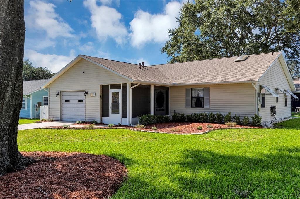 2302 BONNIE VIEW COURT LEESBURG, FL 34788