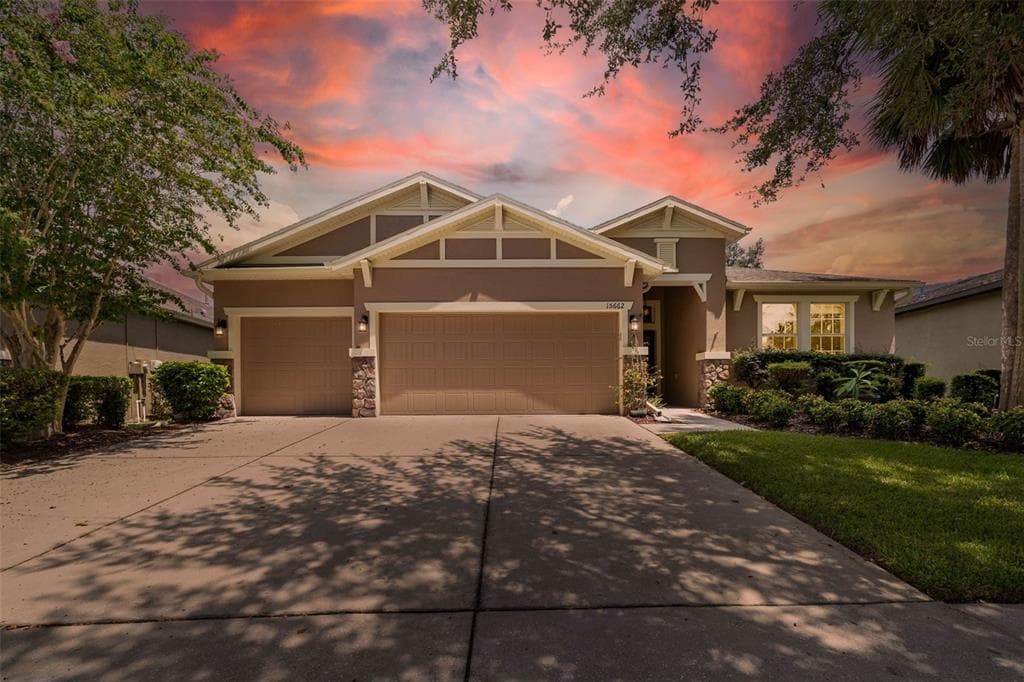 15662 STARLING WATER DRIVE LITHIA, FL 33547
