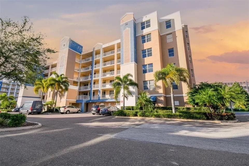 960 STARKEY ROAD UNIT 5104 LARGO, FL 33771