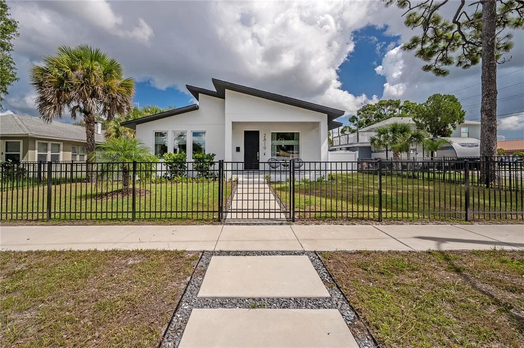 2819 6TH AVENUE S ST PETERSBURG, FL 33712