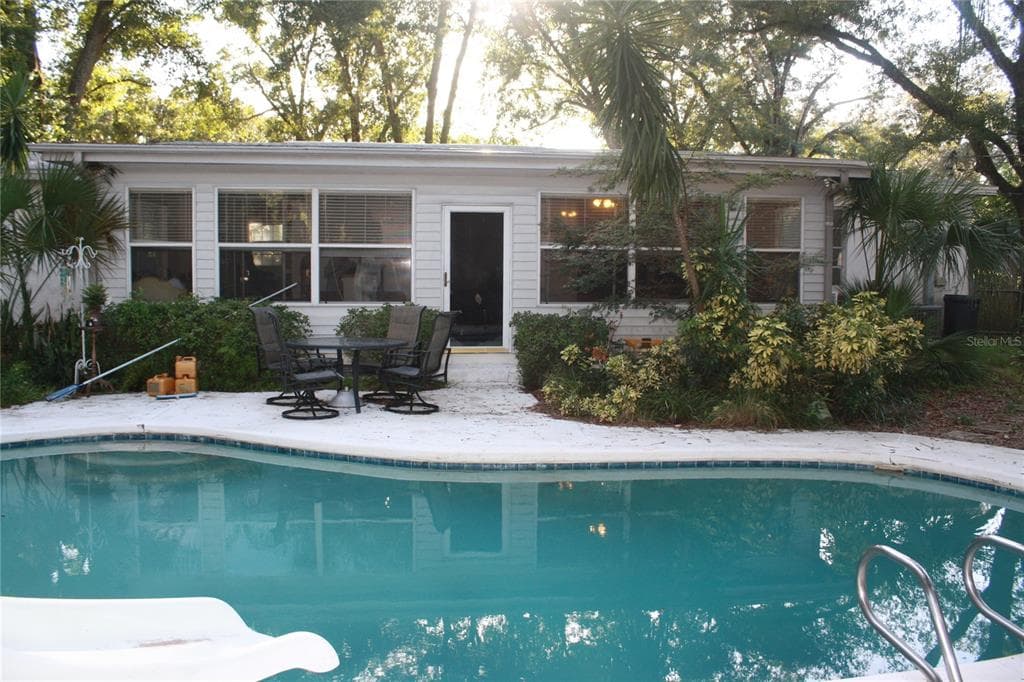 515 NANTUCKET DRIVE TEMPLE TERRACE, FL 33617