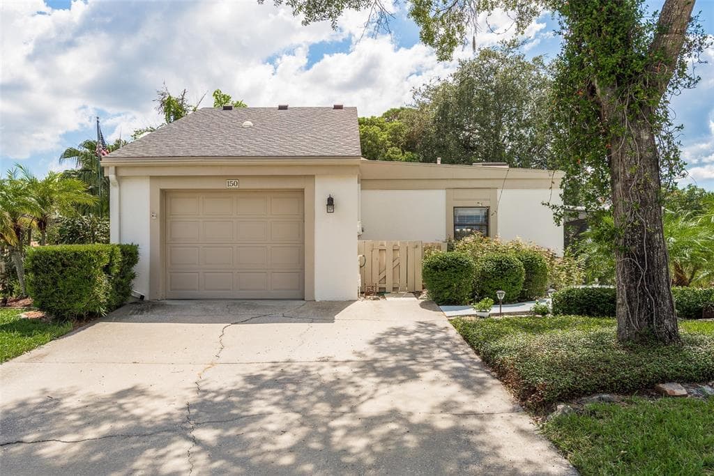 150 LISA LANE OLDSMAR, FL 34677