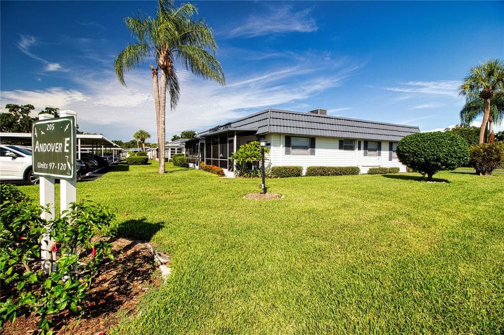 205 ANDOVER PLACE N UNIT 97 SUN CITY CENTER, FL 33573