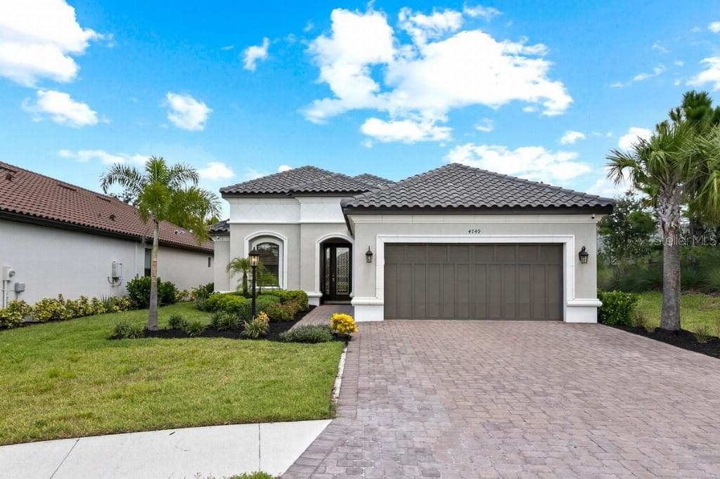 4749 ZENO COURT BRADENTON, FL 34211