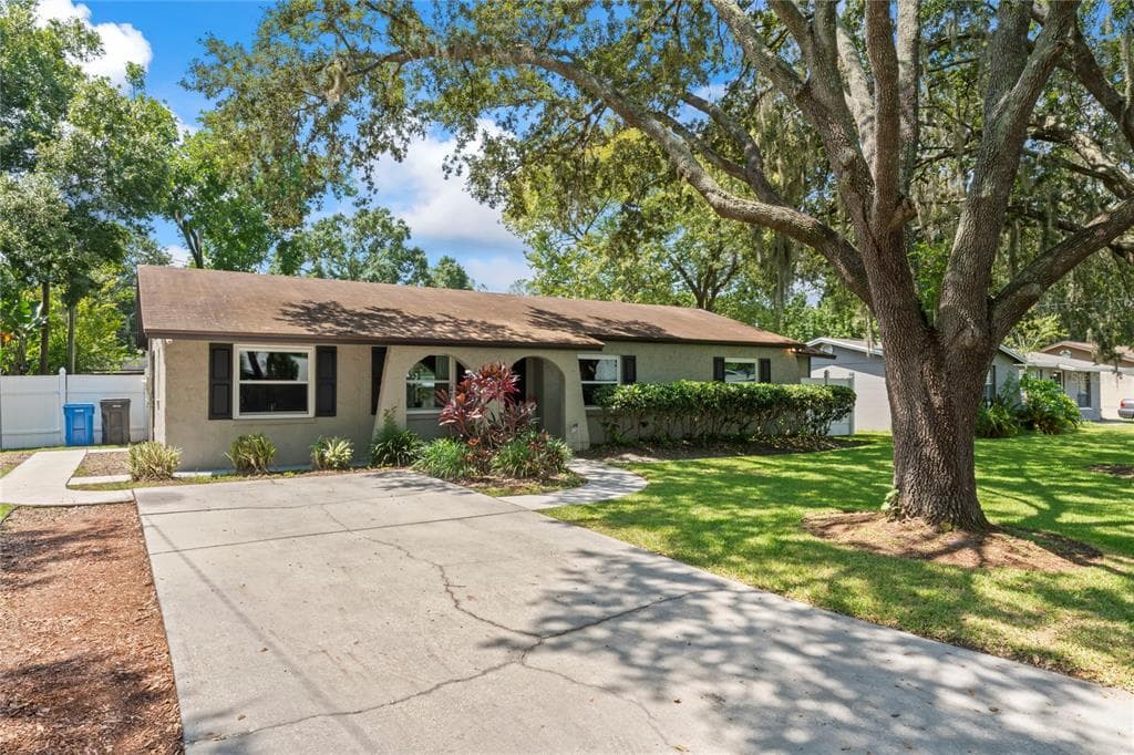 3220 ACACIA ST STREET LUTZ, FL 33558