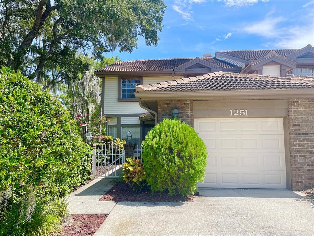 1251 CLAYS TRAIL OLDSMAR, FL 34677