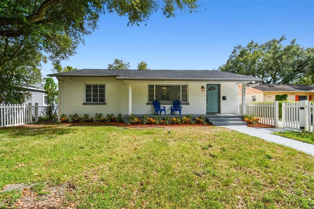 1051 BILTMORE PLACE LAKELAND, FL 33801