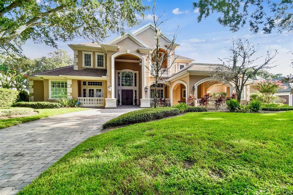 704 BERROCALES DE AVILA TAMPA, FL 33613