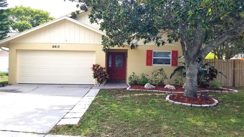 8813 MAGNOLIA COURT SEMINOLE, FL 33777