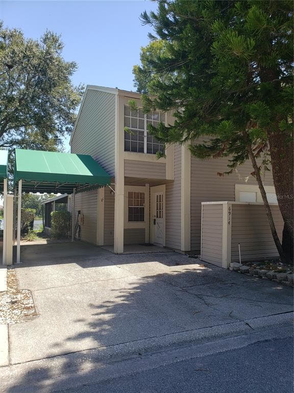 6914 LAKE PLACE COURT TAMPA, FL 33634
