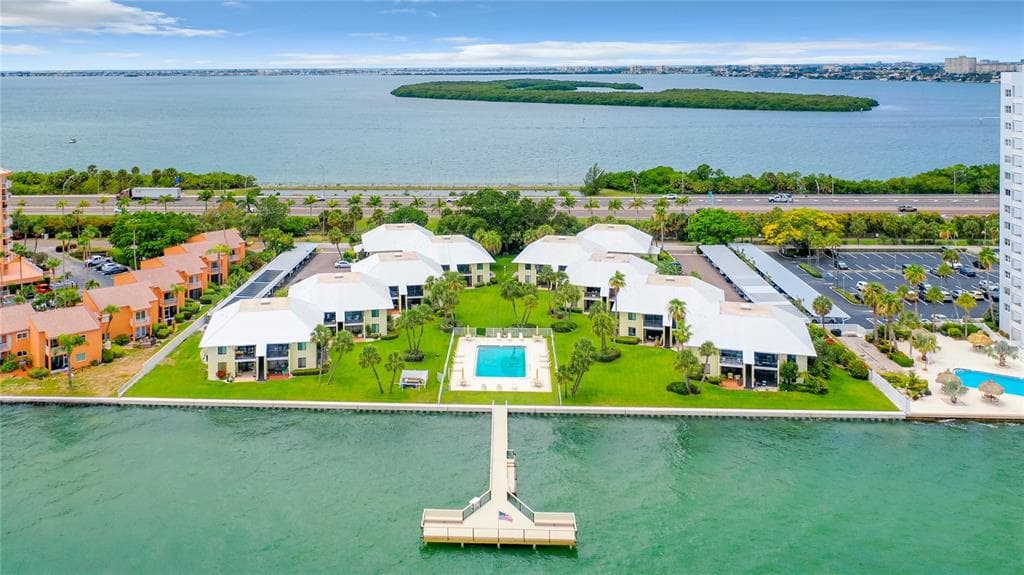 7300 SUNSHINE SKYWAY LANE S UNIT 206 ST PETERSBURG, FL 33711