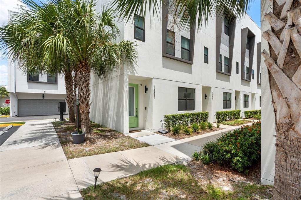 1332 W GRAY STREET UNIT 9 TAMPA, FL 33606